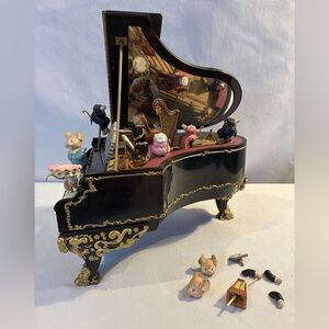 Vintage Enesco small world of music mice grand piano figurine (For parts only)